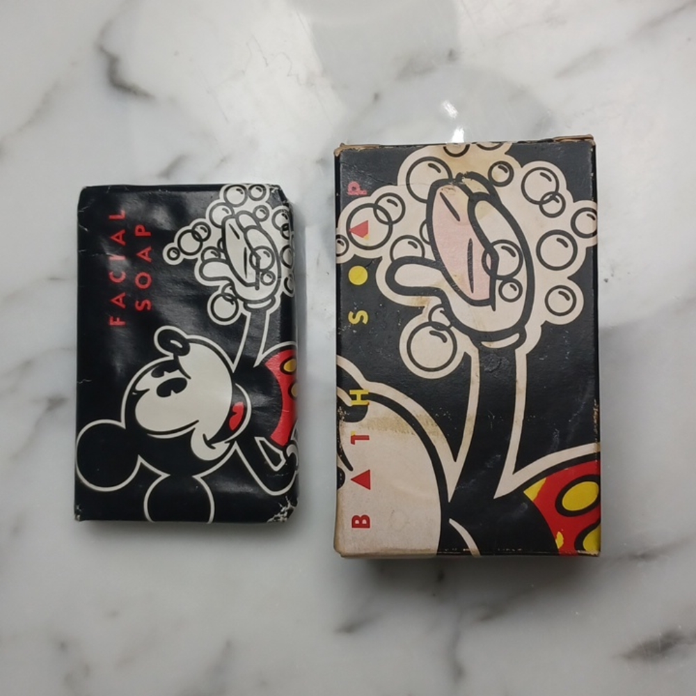 Disney Mickey Mouse Disney Resort 3.1 oz Bath Soap and 1.4 oz Facial Soap new
